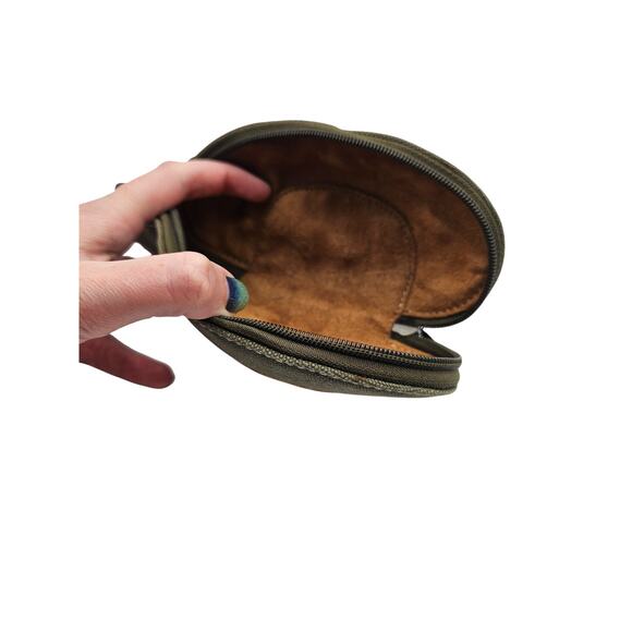 Field And Stream Green Canvas Zip Clamshell Sunglass Case - Picture 4 of 5